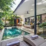 Villa Lora By Villa Finder